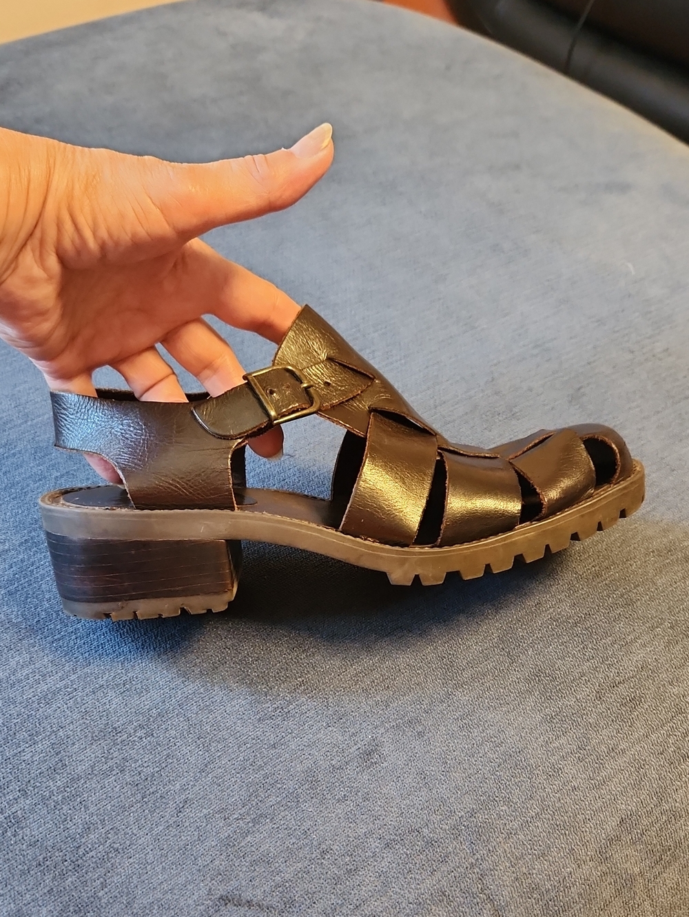 Vintage Dolcis Women's Brown Leather Chunky Fusherman  Sandals Sz 8M runs large
